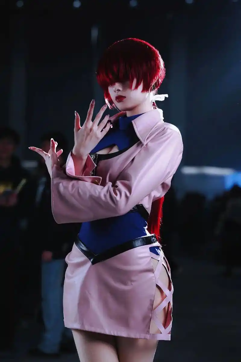 夏尔米cos 场照part 1.11.25武汉环形漫展场照  - 抖音