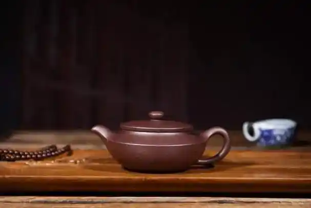 宜兴紫砂陶艺家-翊云居紫砂艺术创始人周丽萍