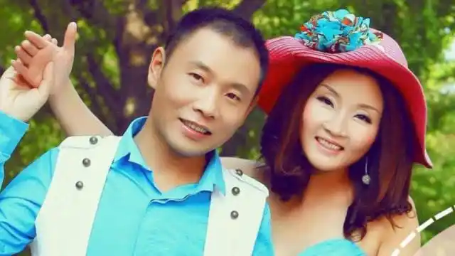 祁隆乐凡一首经典情歌对唱《等你等了那么久》,唱的好美,好煽情!