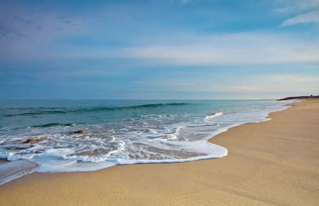 海滩波浪,美丽的海浪和沙滩