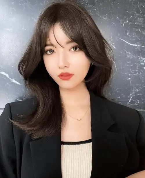 女人味职场发型