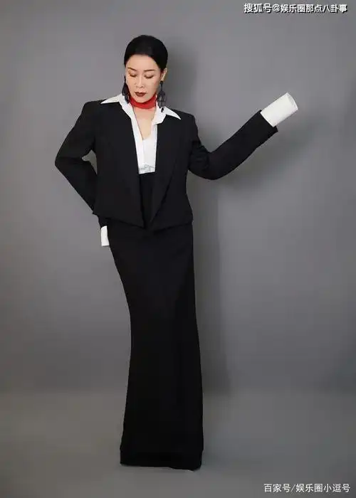 开始扎堆入驻抖音了那英官宣入驻今日头条