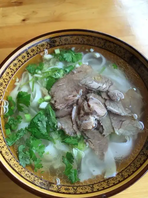早餐来一碗清汤牛肉粉,好吃得不要不要的