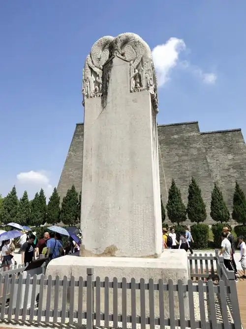 武则天之墓碑一一无字碑,一代女皇功过是非任由后人评说