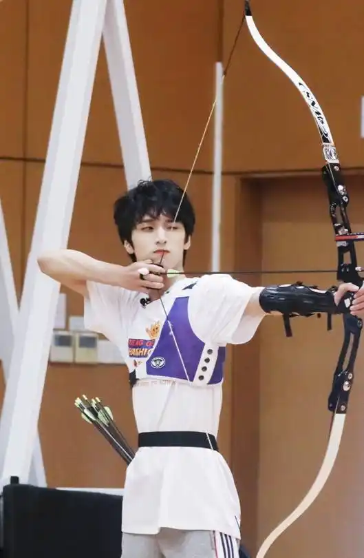 原创明星隐藏身份迪丽热巴段子手肖战贴膜专家她一开口老玩家