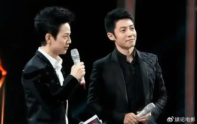 央视春晚主持人官宣,撒贝宁和何炅将"双北"联动,期待值拉满