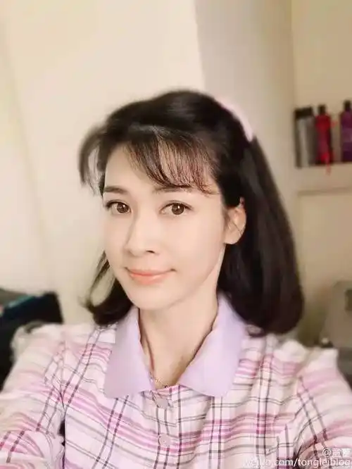 孙俪曾给她当配角,因《亮剑》一炮而红却隐退生子