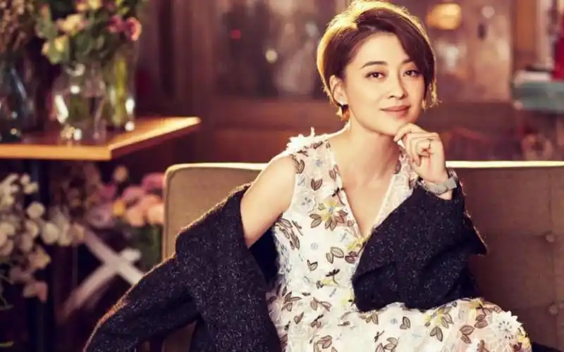 优秀女演员梅婷,婚姻生活"大逆袭",前夫花心被砍断脚筋