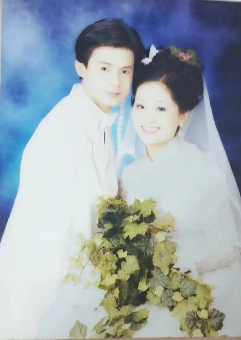 2000年12月29号结婚一周年补拍的婚纱照,自己掏的钱,就 - 抖音