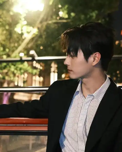 许总记录 | 20240421 ins    "the bund"@许凯soso    上海外滩