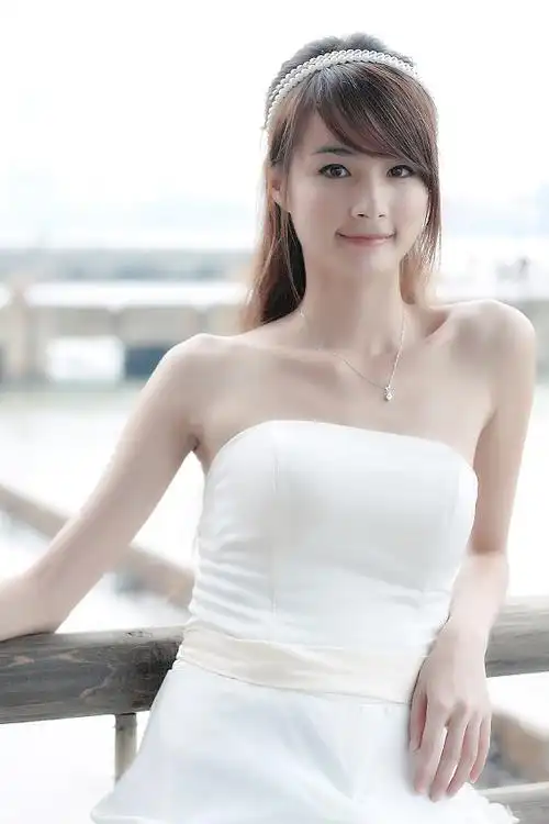 帮我去这美女图片水印_百度知道