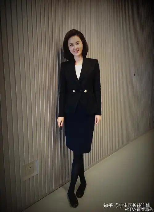 如何评价央视财经频道主持人秦方? - 知乎