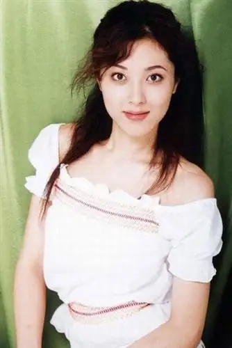 曾黎竟然也40岁了,保养得很好啊!还会唱京剧