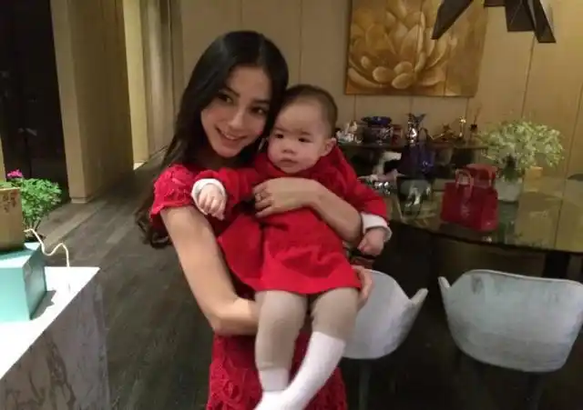 黄毅清女儿将要生日原来黄晓明baby韩庚等人都抱过她