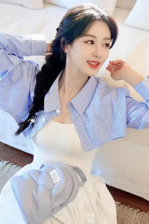 杨紫美拉德烟熏妆#近期各种风格营业的杨紫,她超美我超爱#杨紫小夭