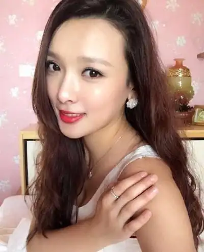 她是《乡村爱情》中的王香秀,没想到现实生活中如此惊艳