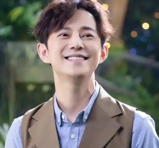 结婚的4位大龄男星,个个帅气多金,最大的已经61岁_何炅_张信哲_周星驰