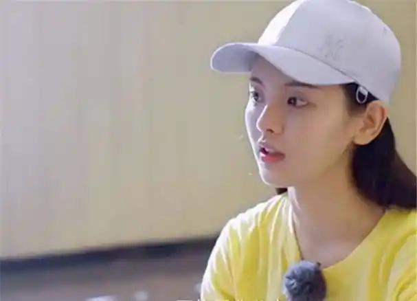 原创原创杨超越从辍学少女到全村希望年入三千万她只用了2年