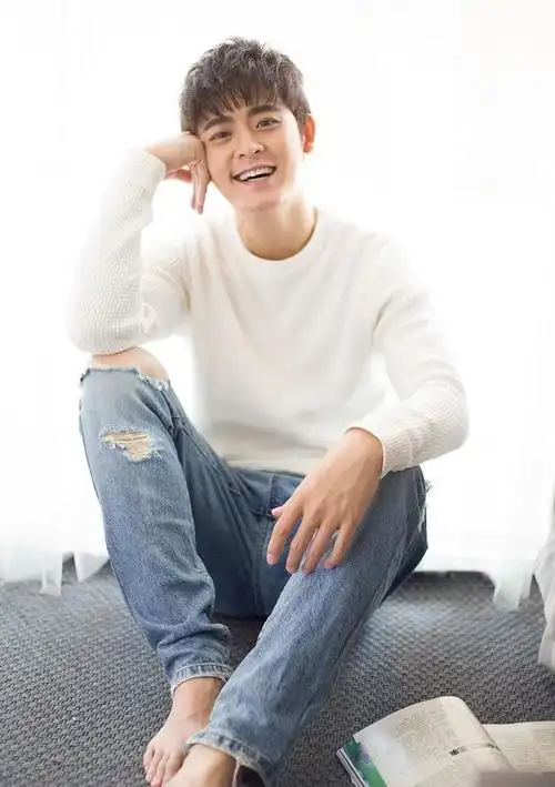 艺人:李欣泽写真