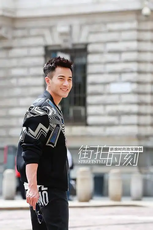 街拍时刻 刘恺威酷炫型男范儿行走米兰|刘恺威|街拍|米兰_新浪时尚