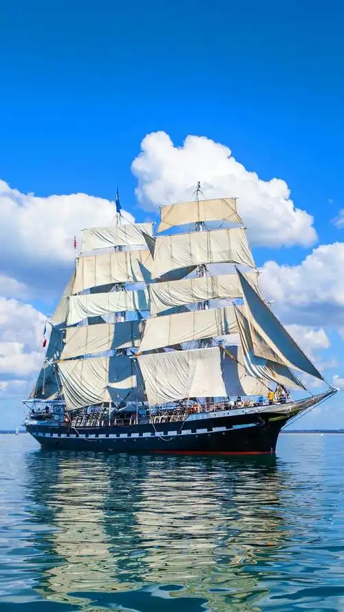 蓝天白云,大海帆船