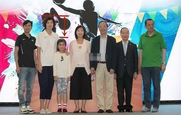 黄磊:我女儿腿长,陆毅:我女儿腿也长,姚明:不好意思让一让!