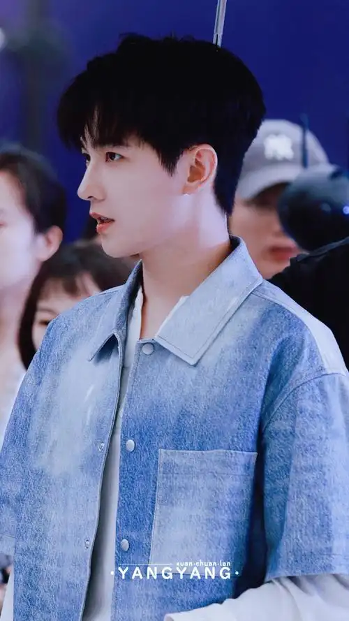 杨洋打卡西安青岛白啤生活家营地##青岛啤酒白啤代言