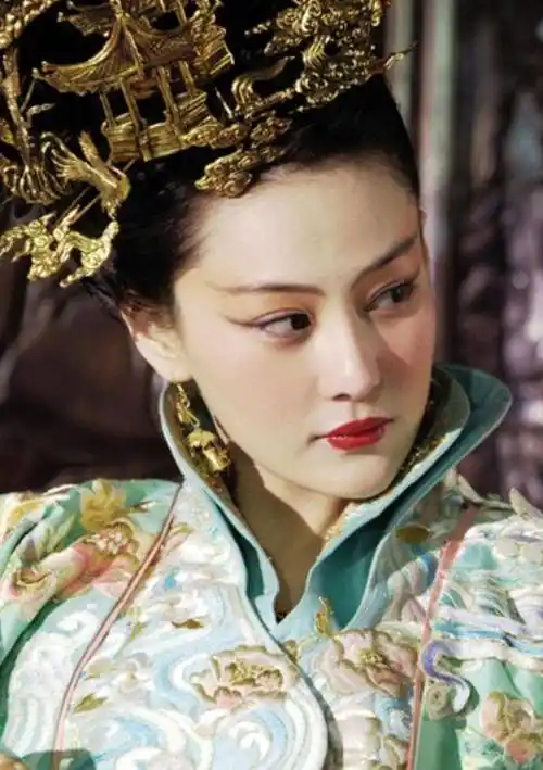 徐克向张馨予抛出了橄榄枝,邀请她客串影片中的"万贵妃"一角