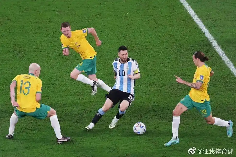 一个人面对一群人,梅西1v多,力战对手,神图再现.摄影师很清 - 抖音