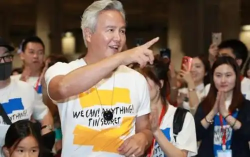 张庭老公林瑞阳,满头白发显沧桑,却不知他曾是"台湾第一小生"