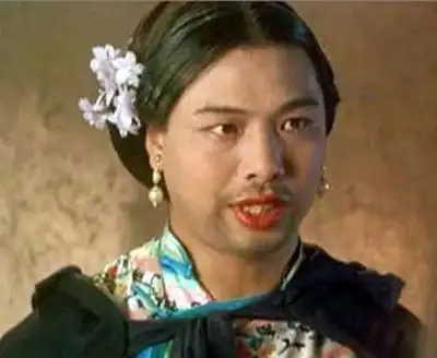 盘点各路毛贼:老汉女装出盗