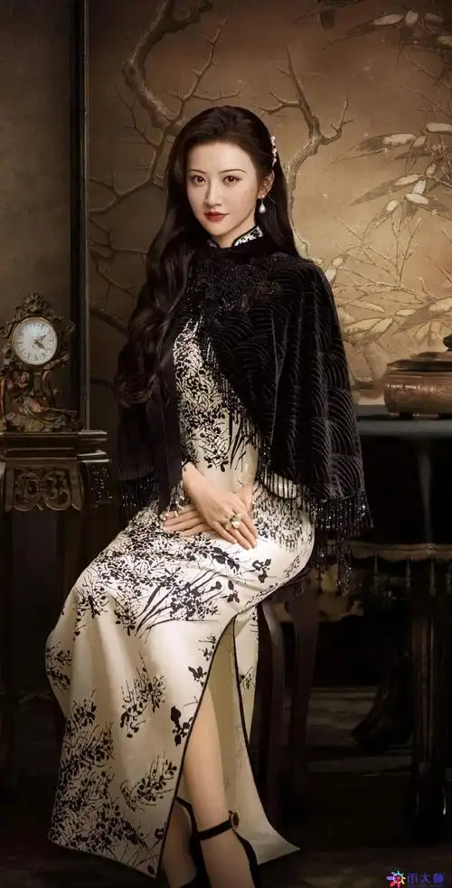 景甜可甜可咸,可霸气可温婉,可静可动,可塑性强,台风稳健