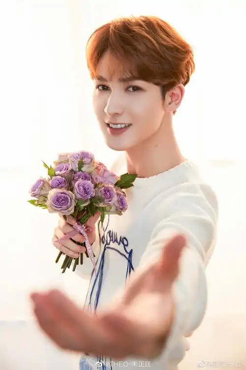 正正@theo-朱正廷