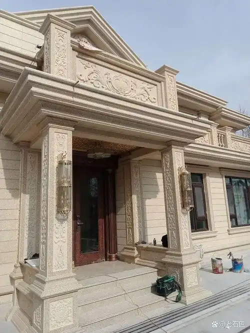 黄金麻属于天然花岗岩石材,产自矿山表层,最早是在2003年左右于山东