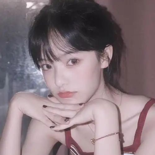 >                 一眼就爱上的微信女生简单气质头像 上一组 上一张