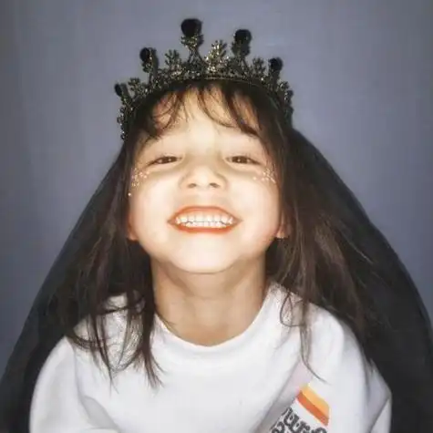 笑容纯真女生头像