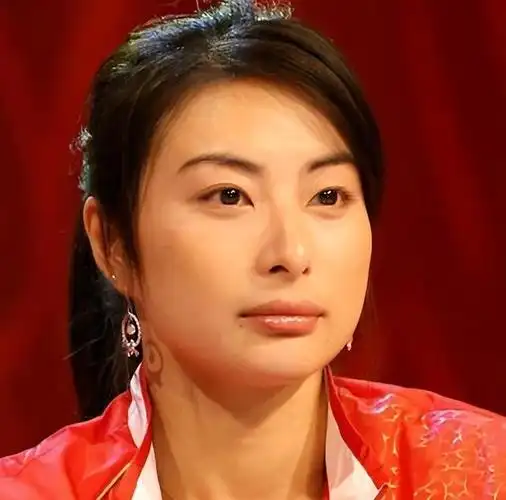 郭晶晶作为女子,无论是事业还是婚姻生活都让人羡慕.