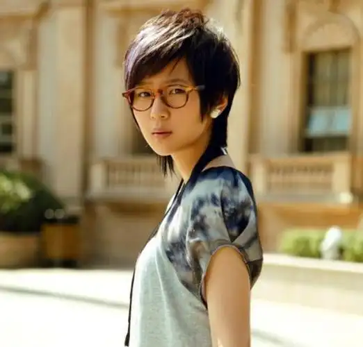 周笔畅整容成功了回应本想整成杨幂结果整成了刘诗诗杨紫