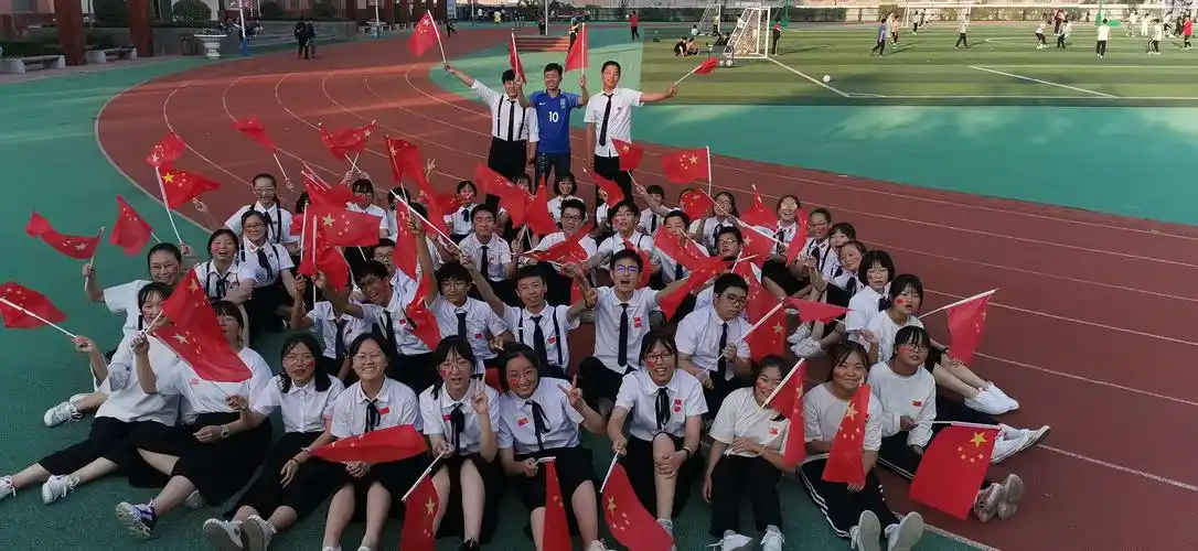 有志青年 朝气蓬勃 充满阳光 斗志昂扬!