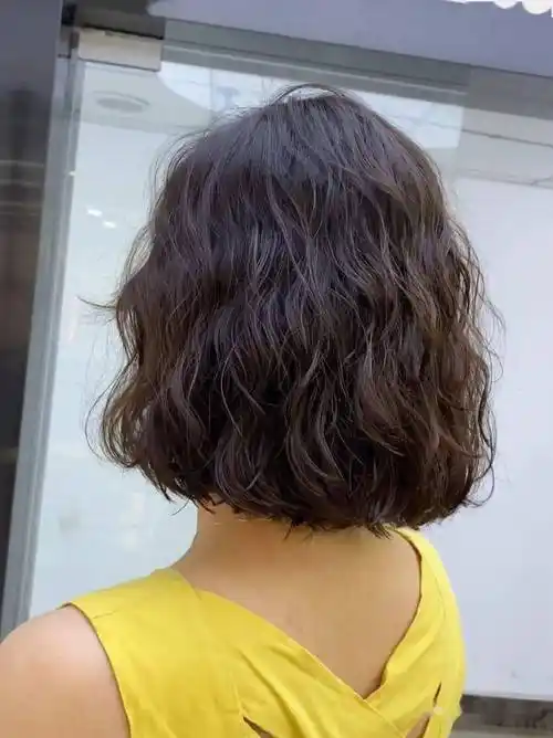 百看不厌冬短发烫烫发约起来