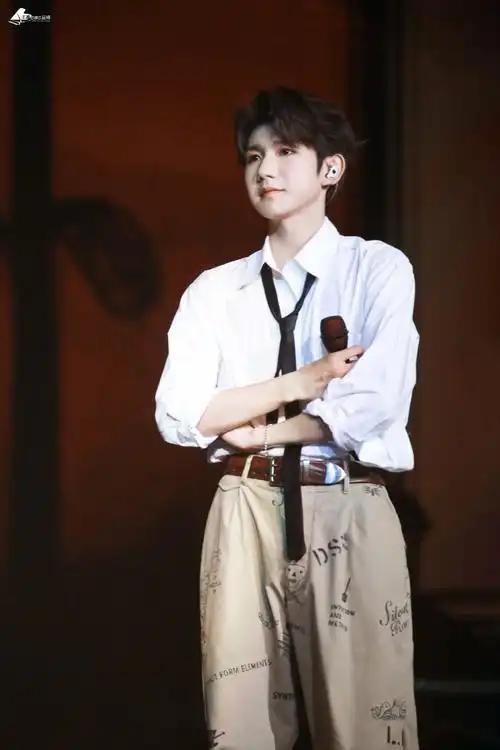 0之神级侧颜  @tfboys-王源