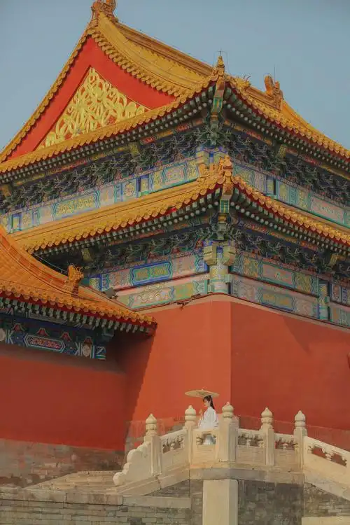 红墙之上 百年时光 · 回到记忆里的紫禁城