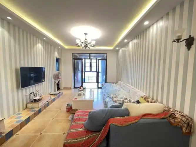 大鸿杰座95平三室改两室