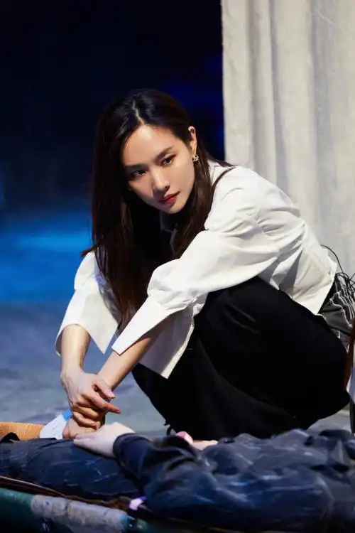 【#密室大逃脱ip对撞季#《陶寨风云(上)》@王霏霏fei高清剧照】遇到