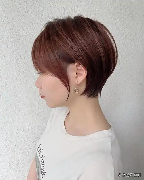 女士短发发型2021年新款短发2022最流行女生中短发型