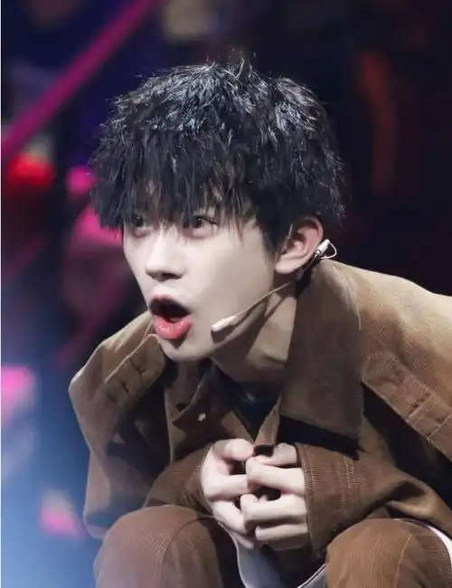 锡纸烫为什么炸毛成爆炸头,做一个锡纸烫多少钱? 本文共(883字)_娱乐