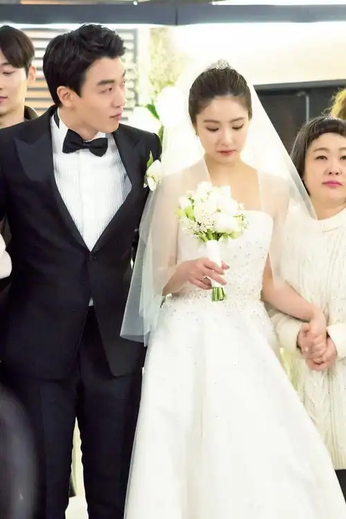 《黑骑士》金来沅申世景婚礼花絮照曝光 将於今晚迎来大结局【组图】