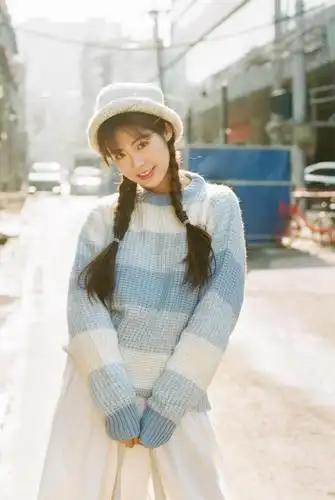 女生拍照通用的8个姿势,任何场景都适合,拍照自然也上镜