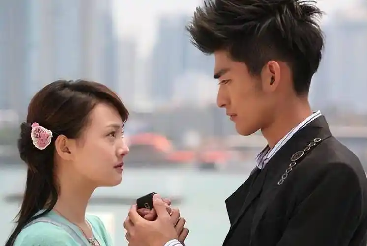 与前女友郑爽结缘于成名作《一起来看流星雨》,热恋时期张翰称郑爽是"