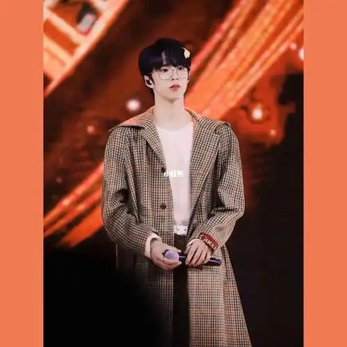 刘耀文《黄昏》